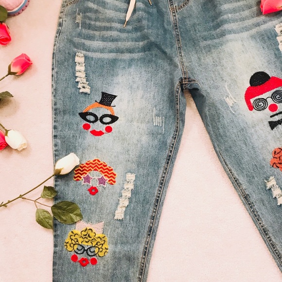 NWOT Very Cute baggy fitting thin Jean pants - Picture 3 of 8